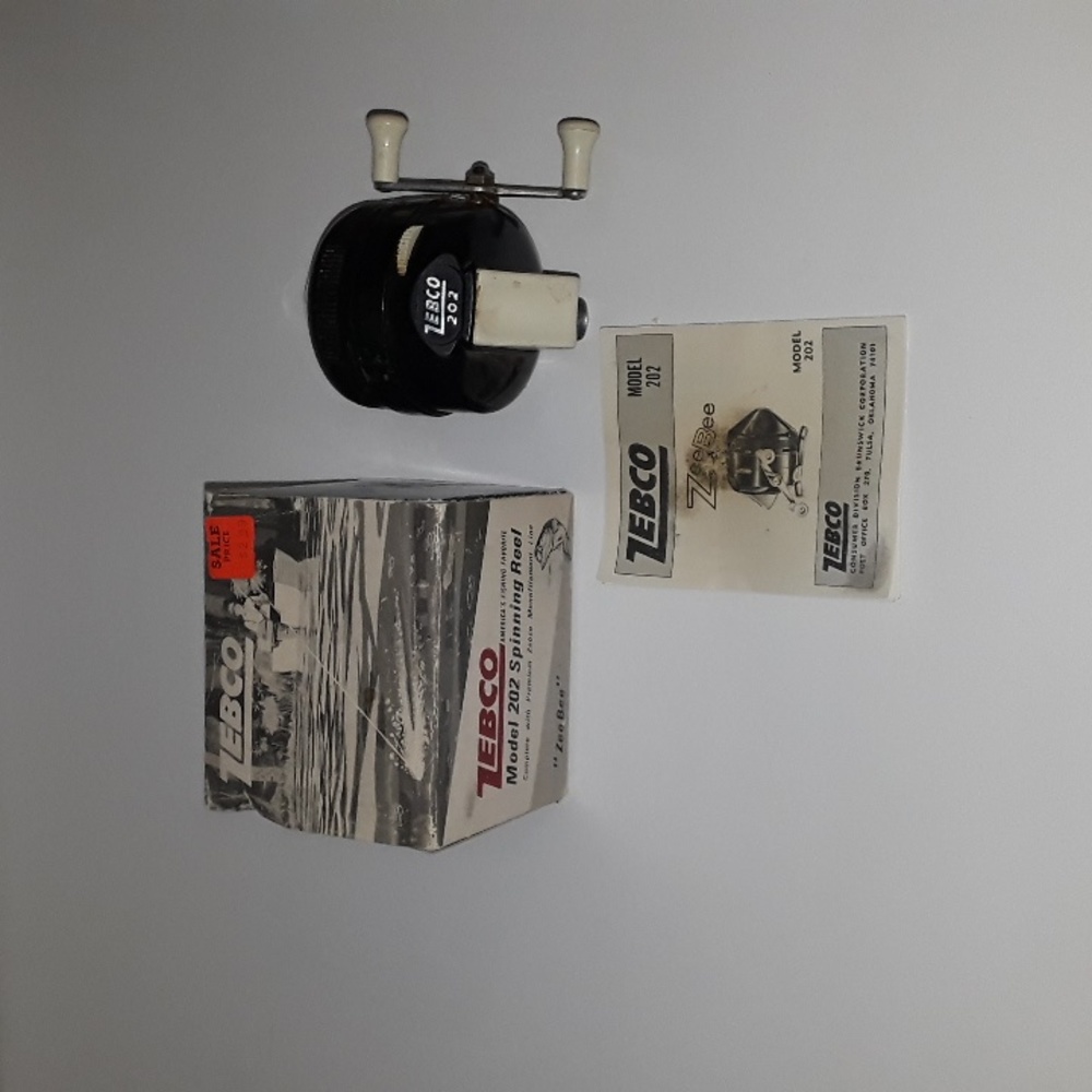 c EARLY VINTAGE ZEBCO MODEL 202 SPINNING FISHING REEL IN BOX